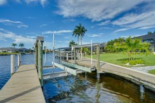Private Pool Modern Canalfront Home in Cape Coral - Cape Coral - 7