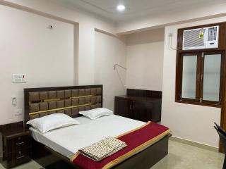 Shri Ram Paying Guest House - Varanasi - 1