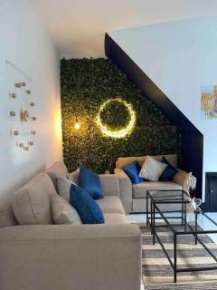 Modern and Comfy House, Sky sports, PS3 - 5