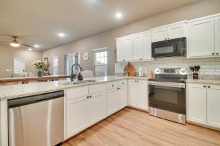 Arkansas Guest Suite with Deck Near Fayetteville! - 1