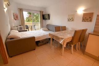 BENAL BEACH Superb Beach front 1 Bedroom Apartment, Sleeps 5 - Benalmádena - 4