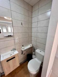 Novelda Centro Habitaciones con baño privado y compartido , cocina y terraza - 6