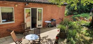 Church Hall & Secret Garden Hideaway at Summer Hills Whitby - Whitby - 2