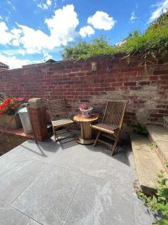 Church Hall & Secret Garden Hideaway at Summer Hills Whitby - Whitby - 6