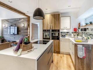 Church Hall & Secret Garden Hideaway at Summer Hills Whitby - 0