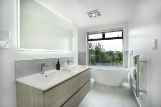 Experience The Magic of Riverside Living - 5 beds - 2