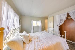 Charming Old Farmhouse in Libby Pets Welcome! - Libby - 1