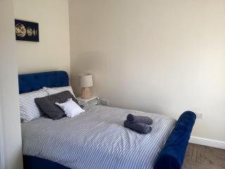 LovelyHome4 Family & Contractors Leeds - Killingbeck - 8