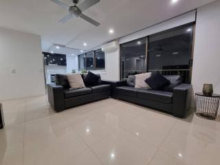 Bright 2B2B w/Spectacular Main River Views - Gold Coast - 5