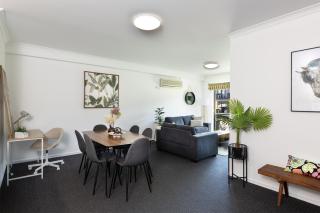 Spacious 2 Bedroom Pool & Gym in Perth City - Perth - 8
