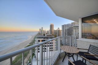 Spectacular Luxury Beachfront Apartment - Gold Coast - 8