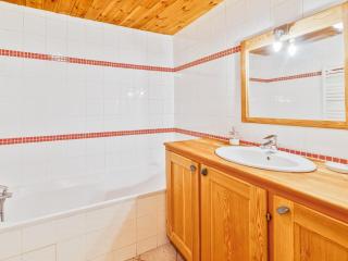 Charmant 3 pièces avec balcon, piscine et poêle à bois, proche des pistes à Serre Chevalier-Chantemerle - FR-1-762-26 - Saint-Chaffrey - 2