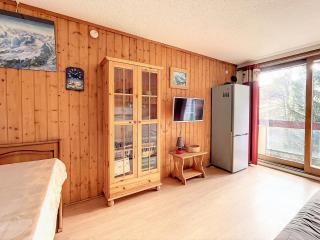 Studio cosy au pied des pistes avec balcon, proche remontées, piscine chauffée et commodités - FR-1-267-279 - 9