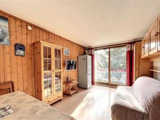 Studio cosy au pied des pistes avec balcon, proche remontées, piscine chauffée et commodités - FR-1-267-279 - 5