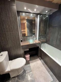 Ski-in, Ski-out Spectacular Mountain View By AlpStays - 3