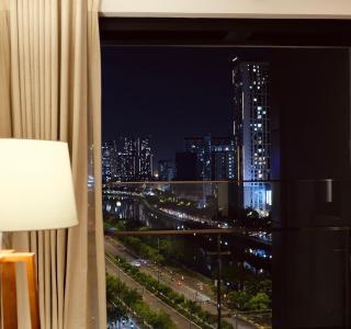 Luxury Living in the heart of D1/3BR/Infinity Pool - Ho Chi Minh - 9