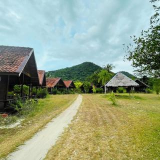 ALUN ALUN ISLAND RESORT - Kampong Atap Zing - 9