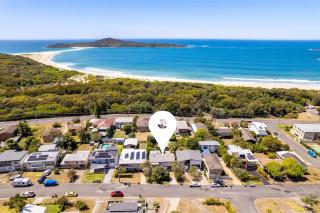 23 Lentara St - pet friendly, air con, Wi-Fi, boat parking - Fingal Bay - 3