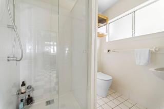 Fuller Holidays - Belongil Beachside Cottage - 2