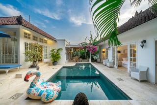 Cozy & Charming Canggu 4BR Luxury Villa - Canggu - 0