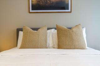 In the heart of it all: 2 bed CBD townhouse - Christchurch - 4
