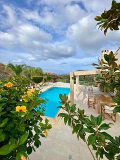 Mountain side oasis with view and pool - Vorós - 5