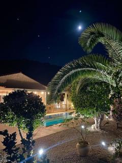 Mountain side oasis with view and pool - Vorós - 3