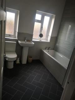 Darlington central 3 bed home - 4