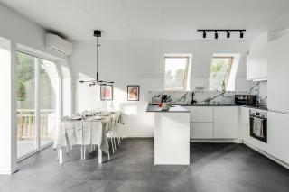 Newly built westcoast dream home - 3