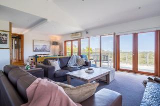 'Banda Bay' A Scenic Beachside Family Home - Rye - 2