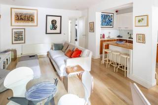 Super Kensington apt sleeps 2 to 4 with free WiFi - 8