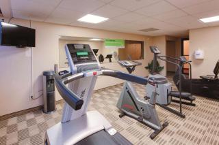 Ramada Inn by Wyndham Fairfield NJ - Fairfield - 4