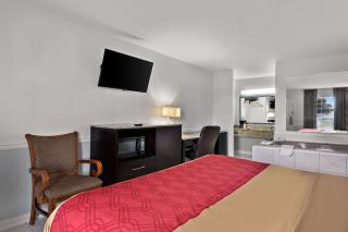 Econo Lodge - Princess Anne - 5