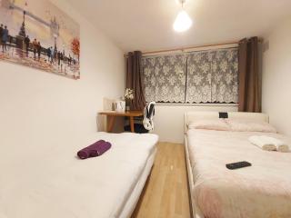 London Harford House rooms - 1