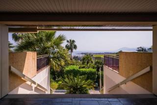 2-Br Luxury Apartment with Sea View and Pool - 2