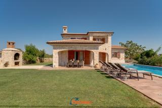 Romantic villa with a large pool and garden in a quiet area - by TRAVELER tourist agency Krk ID 2158 - Vrh - 8
