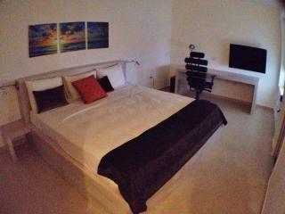 Stunning 2 brm designer View condo in Maho - Lowlands - 2