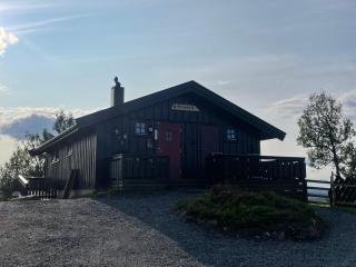 Hytte med Anneks og fantastisk utsikt på Ljøsheim - Mesnali - 0