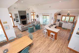 Semi-Oceanfront, Close to Beach, Private Pool, Rec Room, PI13, Ocean's 13 - 1