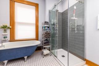 The Dubuque House - Historic Downtown Location! - Dubuque - 6