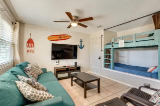 Panama City Beach Condo with Balcony, Walk to Ocean! - Panama City Beach - 9