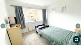 4 bedroom property which sleeps 8 very close to the Harry Potter studio and Watford junction - Leavesden Green - 8