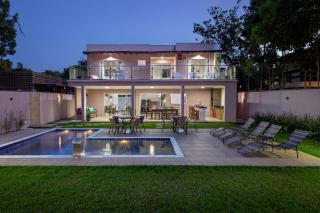 Kalug - Casa espaçosa com 4 quartos, Piscina Privativa, Área gourmet, Garagem e Máquina de lavar - Arraial d'Ajuda - 0