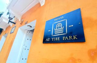 Hotel AT THE PARK - Cartagena - 5