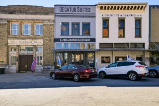 Historic Decatur Apt with City Square Views - Decatur - 8