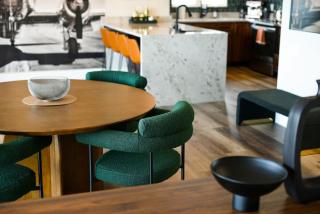 HostWise Stays - Grandview Penthouse - Sweeping City Views, High End Living - 3