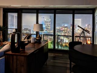 HostWise Stays - Grandview Penthouse - Sweeping City Views, High End Living - 5