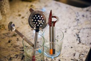 HostWise Stays - The Geneva - Easy Walk to Childrens - 3