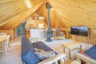 The Spruce Loft Apartment at Blue Spruce RV Park & Cabins - Tuckerville - 9