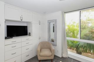 D4 - Lighthouse on the Shore - 4